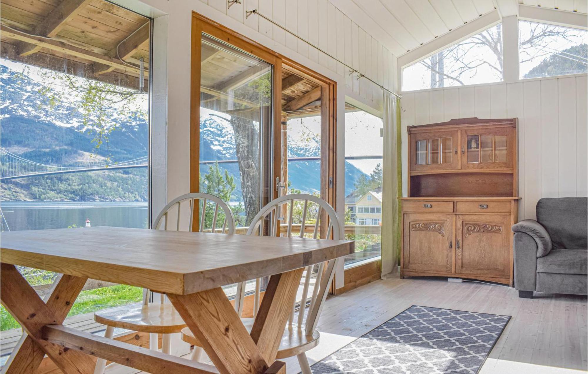 Beautiful Home In Vallavik With Kitchen Bu Zewnętrze zdjęcie