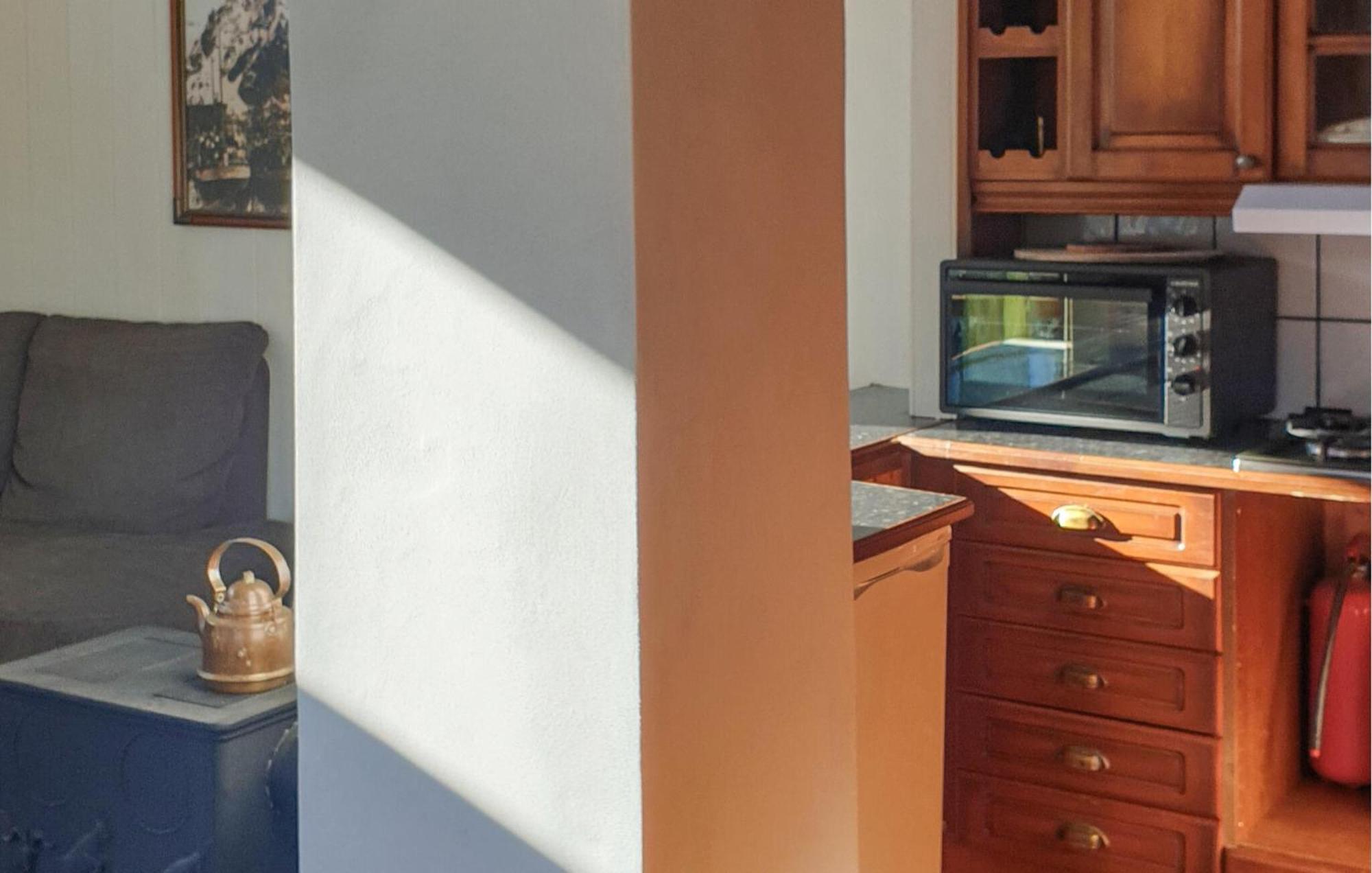 Beautiful Home In Vallavik With Kitchen Bu Zewnętrze zdjęcie